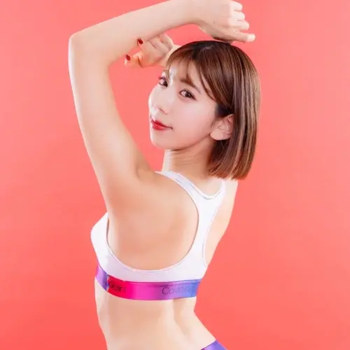 三上もえ